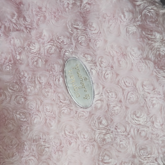 Blankets & Beyond Newborn Snuggle Swaddle - Picture 2 of 7
